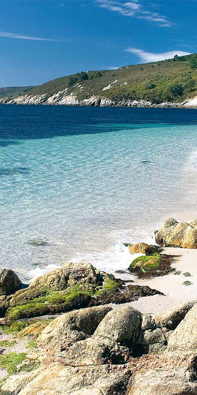 Playa de Rodas en las Islas Cíes con aguas turquesas y arena blanca